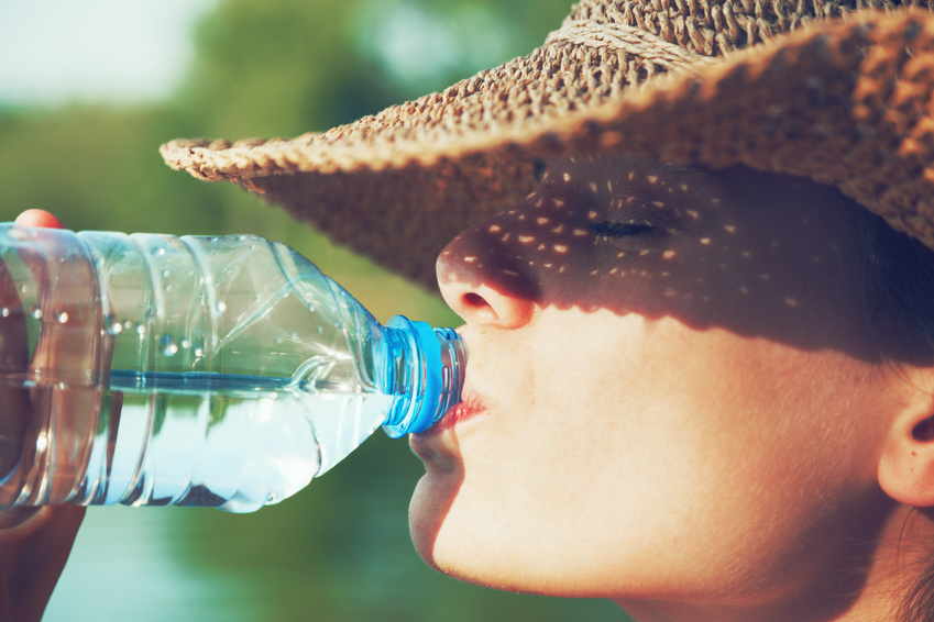 Boire 1,5l d'eau pour réduire l'arthrose - Conseils Parinat