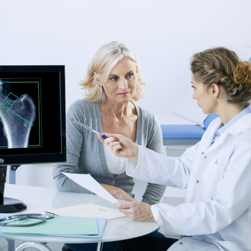 L’ostéoporose : définition et environnement associé
